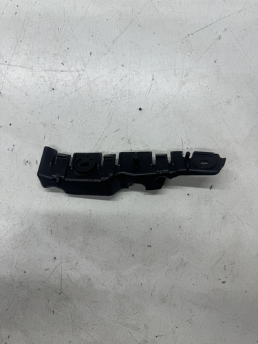 Guia Parachoque Esquerdo Audi A3 Sportback 10 A 12 8p0807184 - Imagem 2