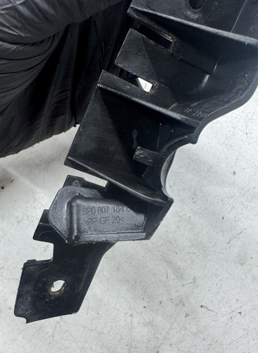 Guia Parachoque Esquerdo Audi A3 Sportback 10 A 12 8p0807184 - Imagem 3