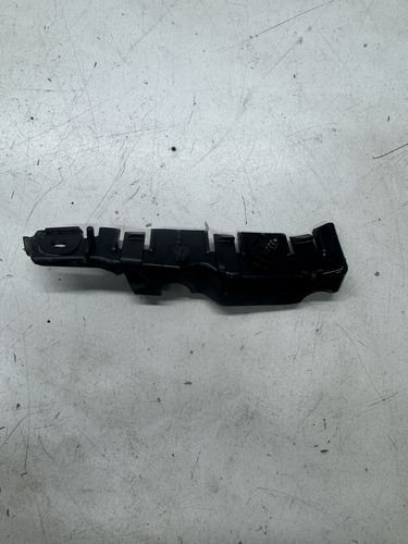 Guia Parachoque Direito Audi A3 Sportback 10 A 12 8p0807184 - Imagem 2