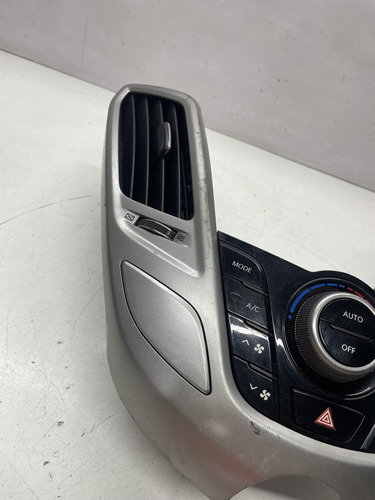 Moldura Painel Comando Do Ar Com Difusor Hyundai Veloster - Imagem 3