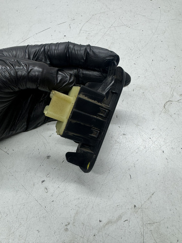 Botão Vidro Elétrico Traseiro Renault Duster 2016 - Imagem 3