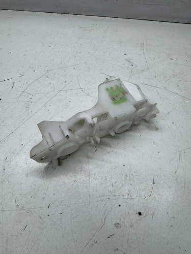 Guia Parachoque Esquerdo Volkswagen Polo Virtus