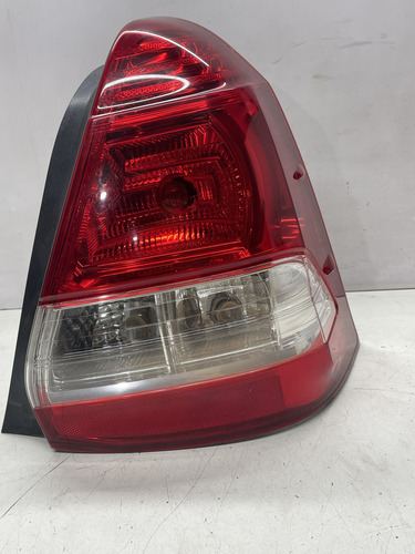 Lanterna Traseira Direita Toyota Etios Sedan Direito