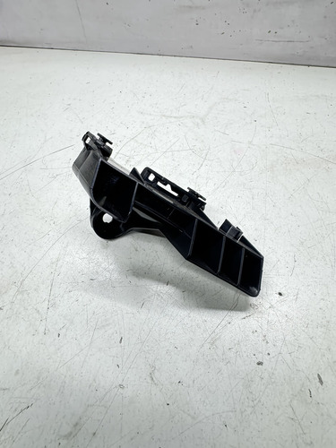 Guia Lanterna Traseiro Esquerdo Toyota Yaris Hatch Esquerdo