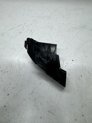 Guia Lanterna Traseiro Esquerdo Toyota Yaris Hatch Esquerdo - Imagem 3