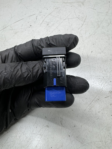 Botão Controle Estabilidade Toyota Yaris M68661 - Imagem 2