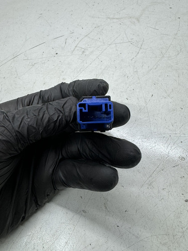 Botão Controle Estabilidade Toyota Yaris M68661 - Imagem 3