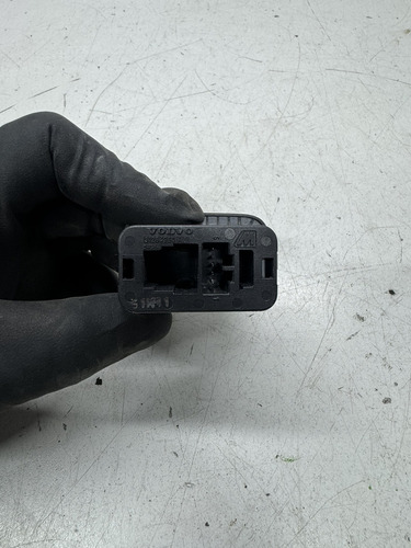 Botão Fechamento Porta-mala Evoque Até 2017 - Imagem 2