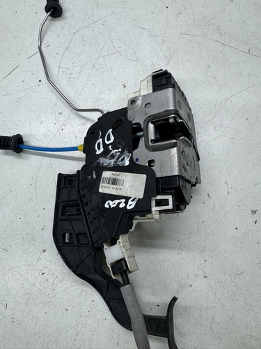 Fechadura Dianteira Direita B200 2013 A 2016 A1667200435 - Imagem 1