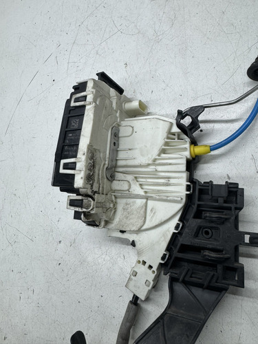 Fechadura Dianteira Direita B200 2013 A 2016 A1667200435 - Imagem 2