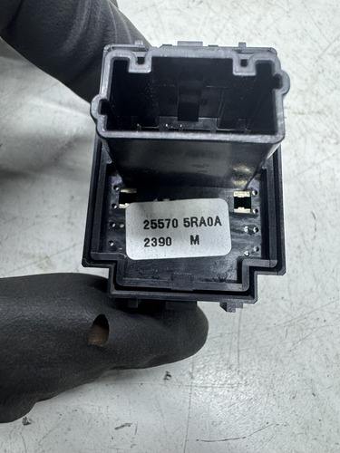 Botão Regulagem Retrovisor Nissan Kicks 255705ra0a - Imagem 3