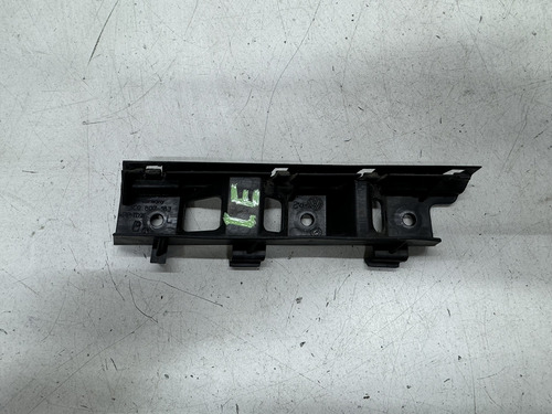 Guia Parachoque Esquerdo Passat 2006 A 2010