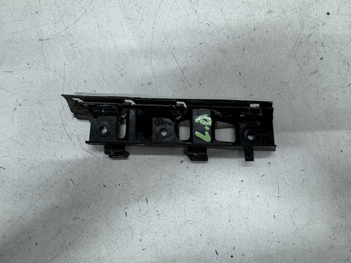 Guia Parachoque Direito Passat 2006 A 2010