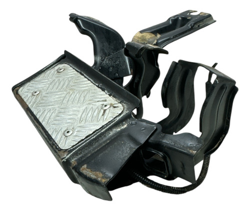 Parachoque Pisante Traseiro Direito Strada 2004 A 2020 - Imagem 2