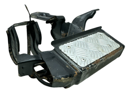 Parachoque Pisante Traseiro Esquerdo Strada 2004 A 2020