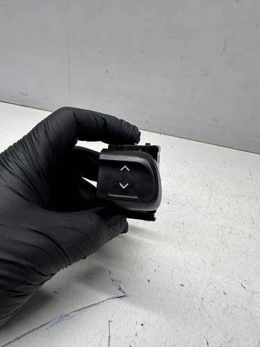 Botao Vidro Eletrico Esquerdo Motorista Renault Kwid