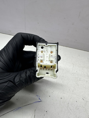 Botao Vidro Eletrico Esquerdo Motorista Renault Kwid - Imagem 2