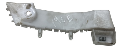 Guia Do Pára-choque Dianteiro Lado Esquerdo Chevrolet Tracke