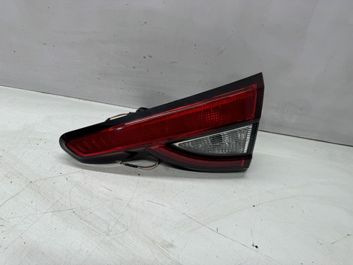 Lanterna Tampa Lado Direito Fiat Argo Direito/passageiro Vermelho