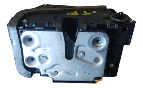 Fechadura Porta Traseira Esquerda Gm Onix 1.0 2015