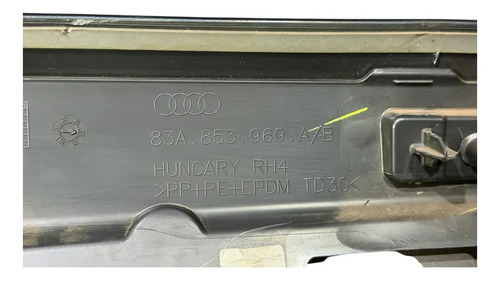 Moldura Porta Traseira Esquerda Audi Q3 Sportback 83a853969a - Imagem 3