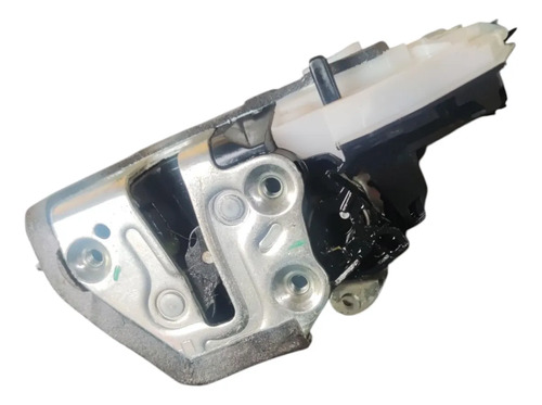 Fechadura Porta Traseira Esquerda Toyota Yaris 1.3 2019