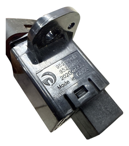 Botão Pisca Alerta Tracker 2014 A 2016 Preto - Imagem 2