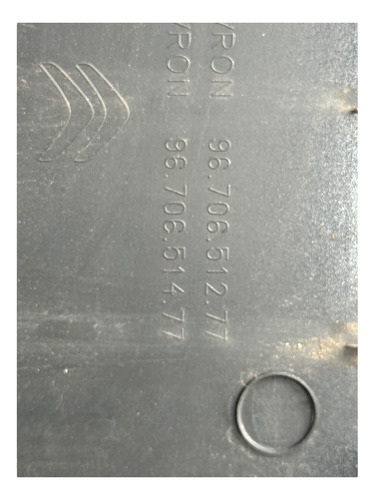 Moldura Placa Traseira Citroën C3 Picasso  Preto - Imagem 3