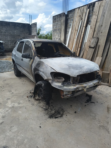 Peças Do Prisma 2012 Sucata Baixada No Detran Mg Prateado - Imagem 2