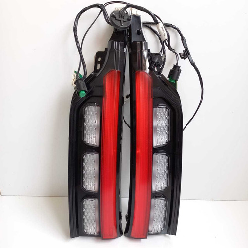 Par Lanterna Tampa Traseira Jeep Commander 21/25  Ambos Lados Vermelho