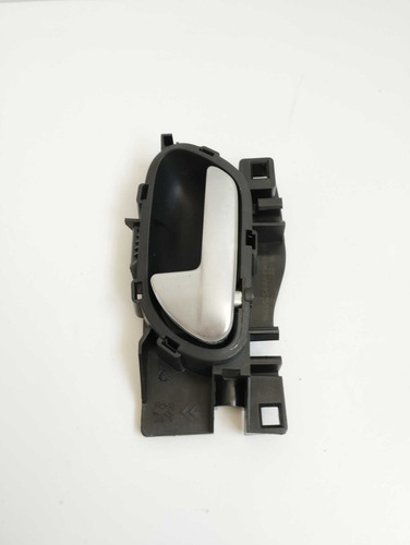 Maçaneta Int Dian Esq Peugeot 2008 15/21 303966 Prata Dianteira