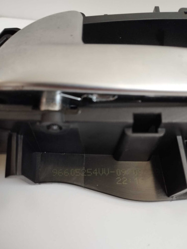 Maçaneta Int Dian Esq Peugeot 2008 15/21 303966 Prata Dianteira - Imagem 4