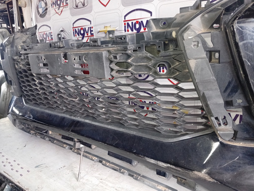 Para-choque Dianteiro Pajero Sport 2021 A 2023 Com Avaria Preto - Imagem 5