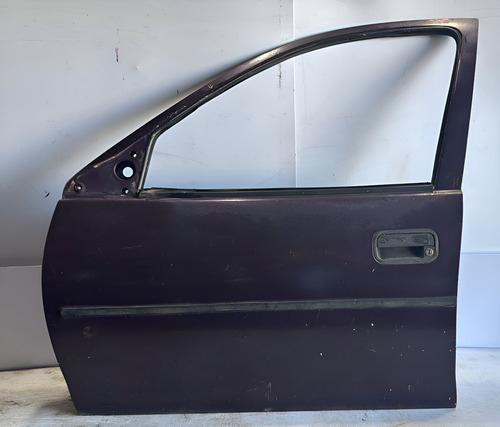 Porta Dianteira Dir Corsa 98 Original C/ Detalhe Usada Dianteira Esquerdo Preto