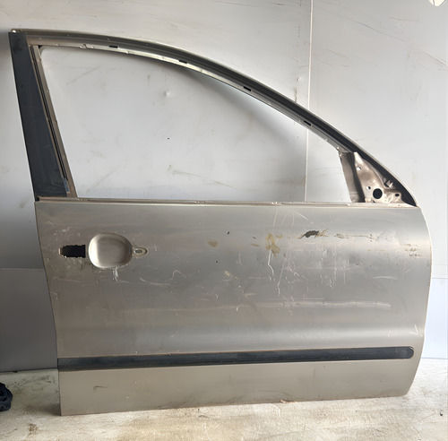 Porta Dianteira Dir. Fiat Marea/brava 1998-2006 Usada Dianteira Direito Prateado