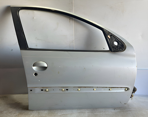 Porta Diant. Dir. Peugeot 206 2002 4p Usada Direito Prateado Dianteira