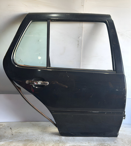 Porta Tras. Dir. Golf Sapão 1999 A 2013 Usada C/ Detalhes Traseira Direito Preto