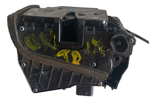 Fechadura Traseira Esquerda Original Onix 2013 2019 Usada - Imagem 2