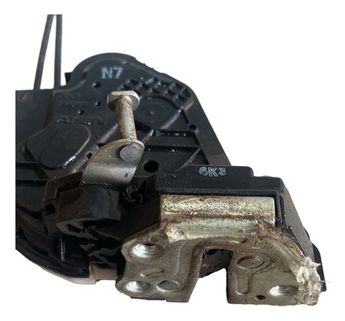 Fechadura Traseira Esquerda Original Corolla 2009 Usada - Imagem 3