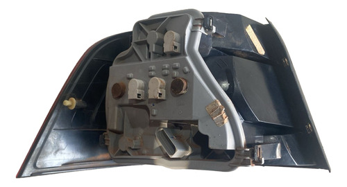 Lanterna Traseira Direita Original Voyage G5 2009-2012 Usada Direito/passageiro Vermelho - Imagem 2