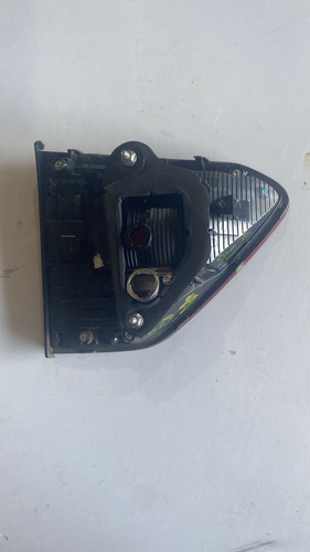 Lanterna Tampa Mala Dir. Orig. Fox 2015 A 2017 Usada Direito/passageiro Vermelho - Imagem 2