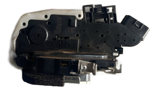 Fechadura Diant. Dir. Orig. Nissan Versa 2010 A 2020 Usada