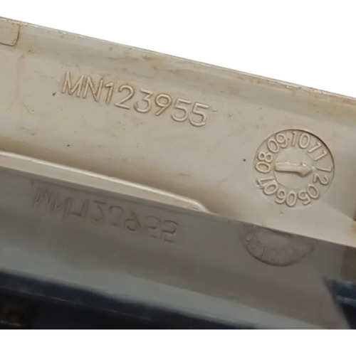 Moldura Botão Vidro Traseiro Esquerdo Mitsubishi L200 Pajero - Imagem 2