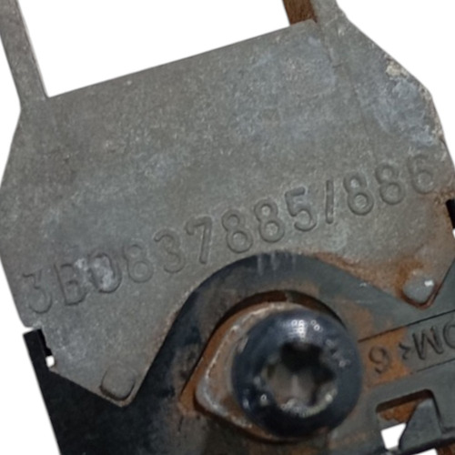 Suporte Maçaneta Ext Dianteira Esquerda Original Vw Golf 98 Dianteira - Imagem 2