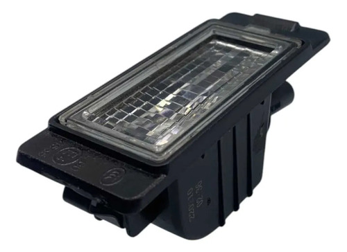 Luz Lanterna Placa Chevrolet Onix Tracker 2020/2024 - Imagem 3