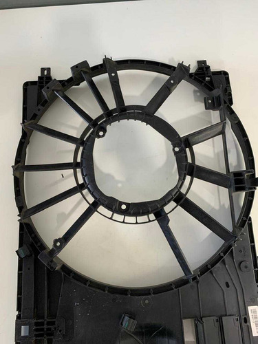 Defletor Radiador Land Rover Discovery Sport 2016 - 2020 - Imagem 3