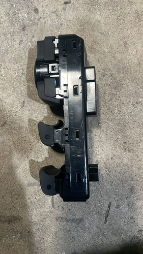 Botão Vidro Elétrico Esquerdo Chevrolet Silverado 2024 - Imagem 3