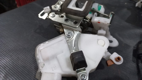 Fechadura Trava Porta Dianteira Direita Toyota Etios 2018 - Imagem 3