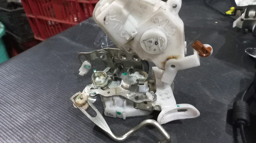 Fechadura Trava Porta Dianteira Direita Toyota Etios 2018 - Imagem 4