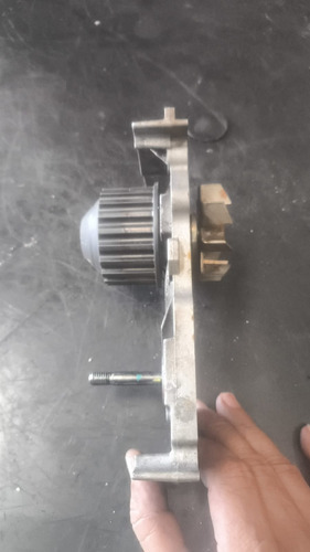 Bomba De Água Usado Renault Sandero 2015 1.6 Código 21010098 - Imagem 2